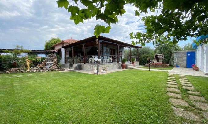 Nea Propontida House | Oceanfront Beach Cottage - Guest Rated 9.4/10 & Pet Friendly
