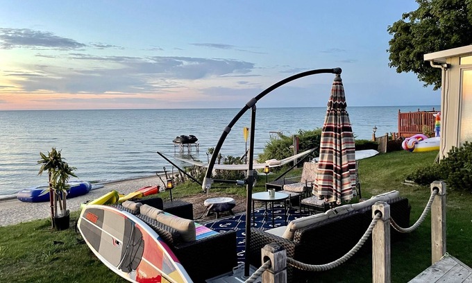 Caseville Cottage | Beachfront Cottage with Private Beach & Ocean Views