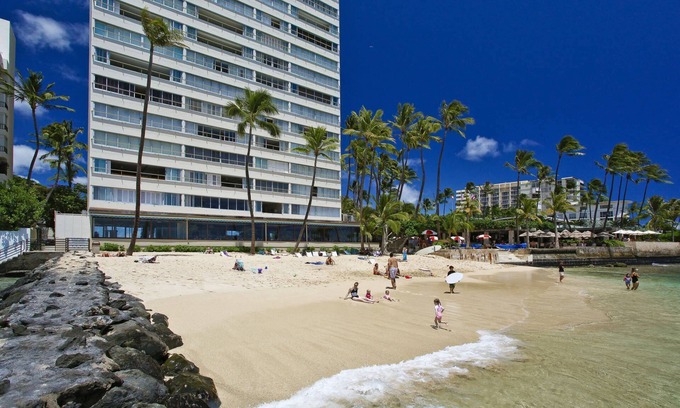 Diamond Head - Kapahulu - St. Louis Condo | Oceanfront Bliss with Diamond Head Views in Waikiki