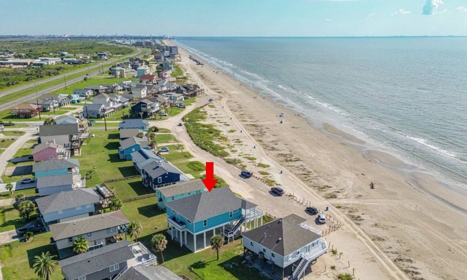 Spanish Grant House | Beachfront Dream Home Upscale Views 2 Kings