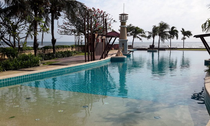 Hua Hin Condo | Beachfront Family Penthouse with Pool and Ocean View