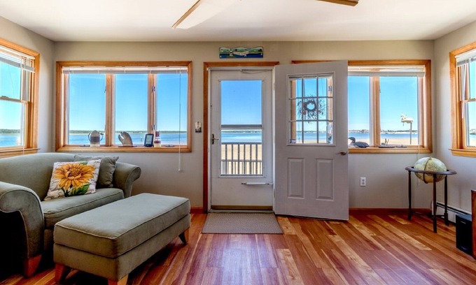 Seabrook House | Seaside Family Getaway in a Tranquil Neighborhood