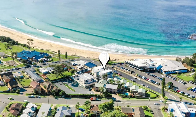 Mollymook Apartment | Guest Rated 9.8: Beachfront Oasis on Mollymook Beach
