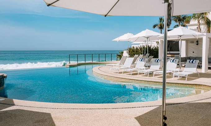 Buzzards Hotel | Beachfront Flats: Ocean View with Pool and Spa Amenities