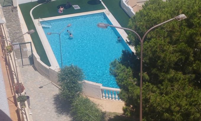 L'Albufereta Apartment | Beachfront Getaway with Pool, Ocean View & Free WiFi