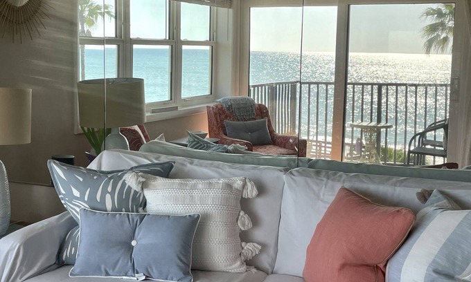 Central Beach Condo | Oceanfront Beachfront Getaway with Pool & Ocean View