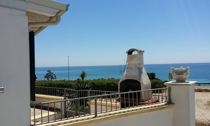 Torre San Giovanni House | Beachfront Retreat: 10/10 Rated, Steps from the Ocean
