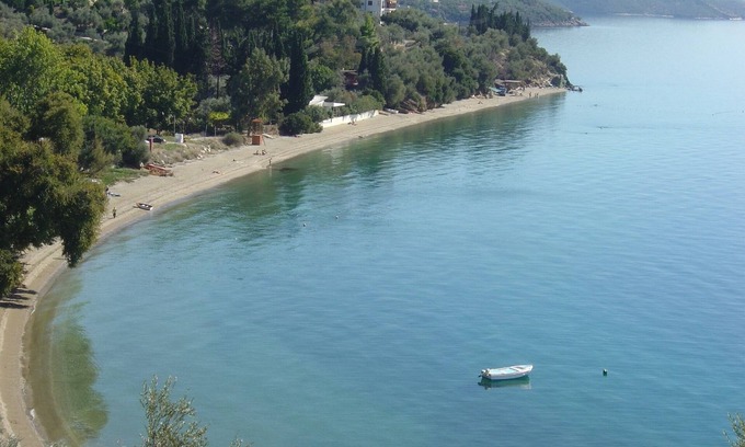Afissos House | Beachfront Getaway for 4 with Pool & Ocean View