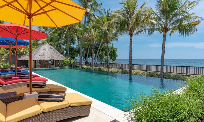 Dencarik Resort | Relaxing Beachfront Resort with Garden View Villas