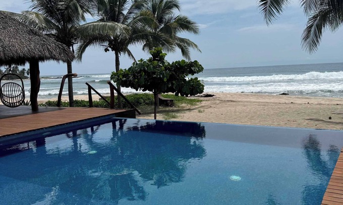 Troncones House | Beachfront in Manzanillo Bay-Lindo Atardecer