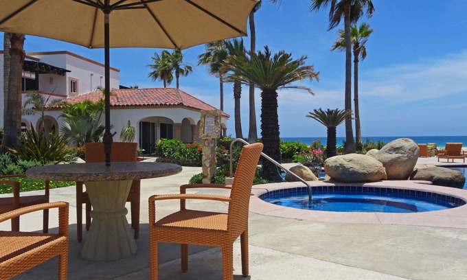 Zona Hotelera Villa | Exclusive Beachfront Villa with Private Ocean Views