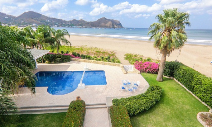 San Juan del Sur Villa | Beachfront Villa with Ocean View & Private Pool, Rated 10/10