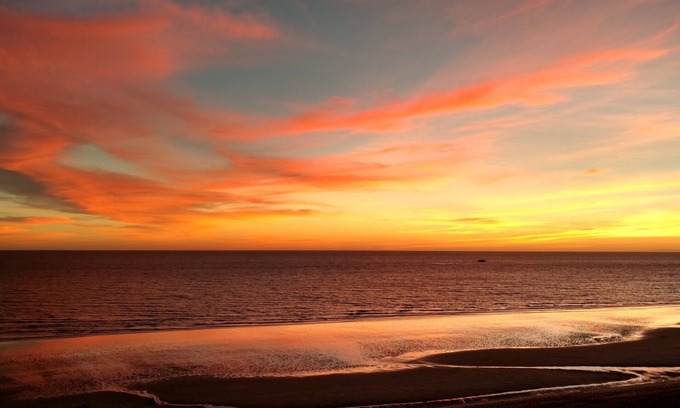Bella Vista Condo | Beachfront Retreat: My Happy Place with Ocean Views & Pool
