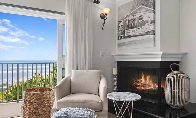 St. Petersburg - Clearwater House | Seaside Retreat with Spa, Pet-Friendly & Gulf Views
