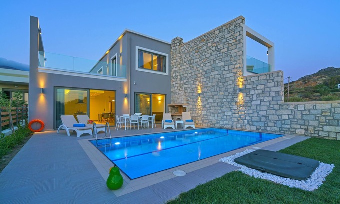 Plakias Villa | Beachfront Villa in Plakias with Private Pool & Dining Options