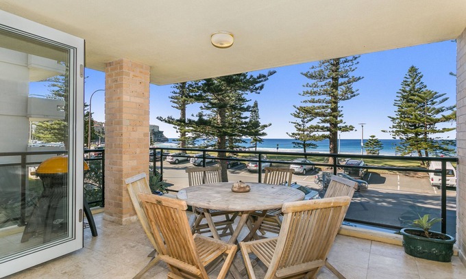 Manly Apartment | Beachfront Getaway on the Golden Mile with Ocean Views