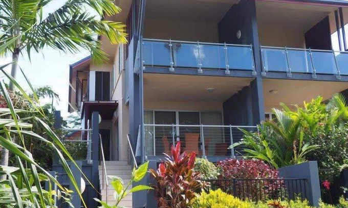 Mission Beach Apartment | Beachfront Haven with Ocean View & Relaxing Spa