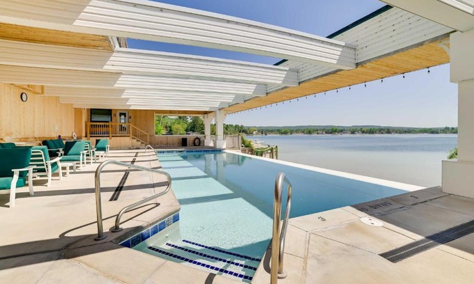 Onekama Apartment | Beautiful Beachfront Onekama Rental with Balcony & Pool