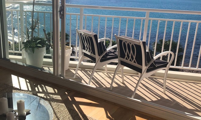 Cronulla Apartment | Beachfront Retreat with Panoramic Views & Top Amenities