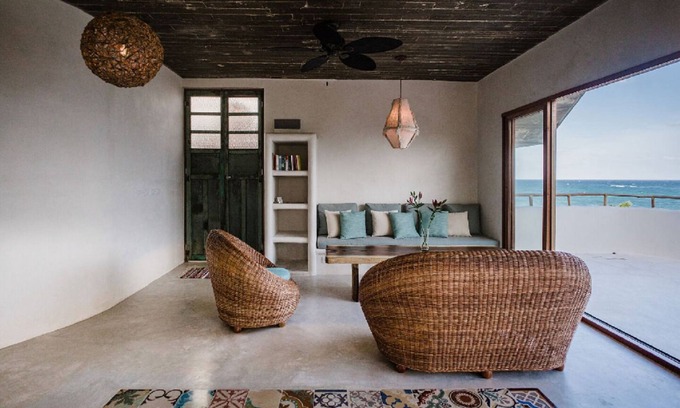 Zona Hotelera Condo | Elegant Beachfront Penthouse with Ocean Views in Tulum