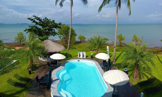 Ko Chang Apartment | Beachfront Pool Villa with Ocean View and Private Beach