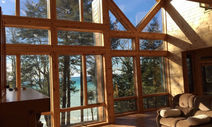 Mears House | Unforgettable Lake Michigan Beachfront Retreat Awaits