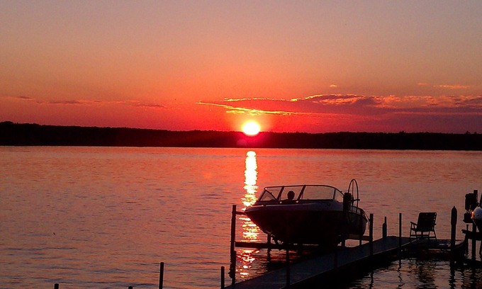 Kalkaska Cottage | Oceanview Beachfront Retreat - Perfect for Family Getaways