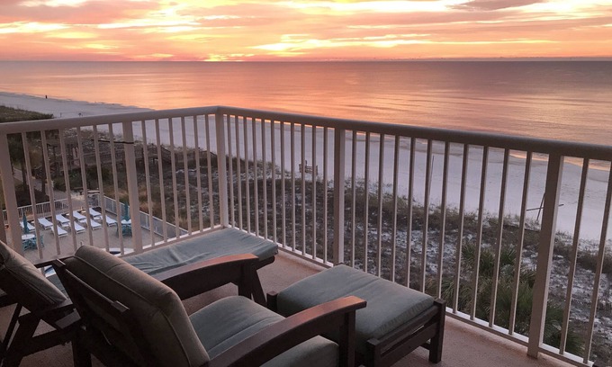 Ono Island Condo | Beachfront Retreat on Perdido Key: Pools, Hot Tub & Gym