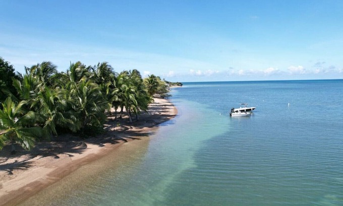 El Combate Cabin | Beachfront Rustic Cabin with Ocean View & Pet Friendly