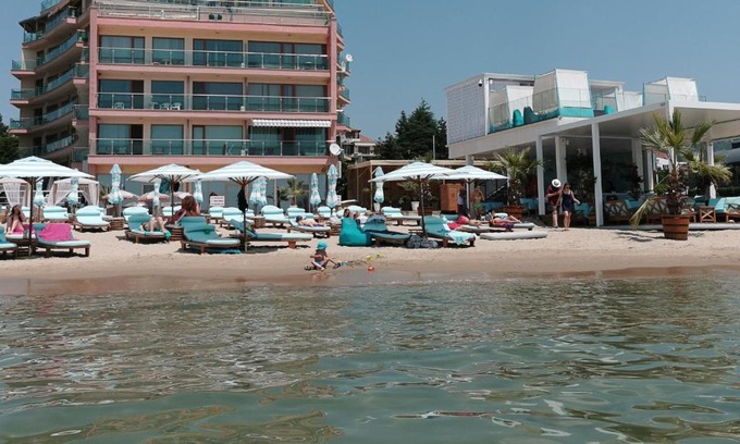 Sunny Beach Apartment | Beachfront Smart Homes by Marty's: 4-Star Family Retreat