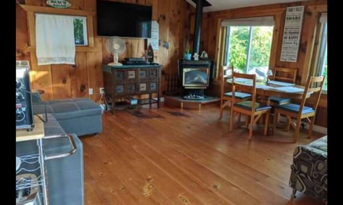 Port Stanley Cottage | Beachfront Escape: Premier Private Beach Property in Port Stanley