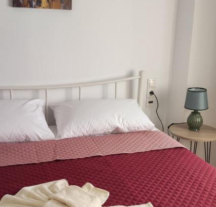 Kokinos Pirgos Apartment | Seaside Studio Kataliki - Family-Friendly Beach Retreat