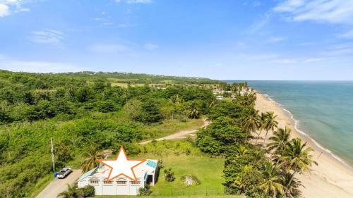 Asomante Apartment | Oceanfront Beach Studio in Aguada with Family Amenities