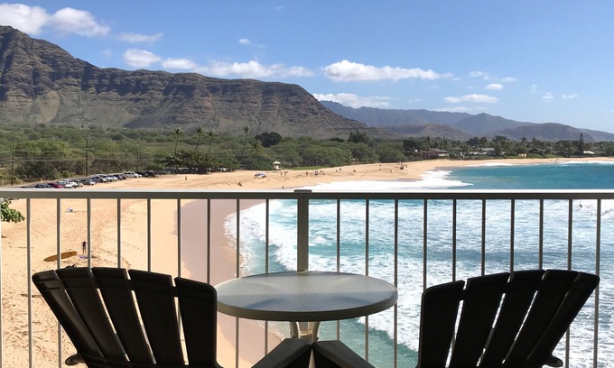 Makaha Condo | Beachfront Studio with Pool & Ocean Views at Makaha Beach