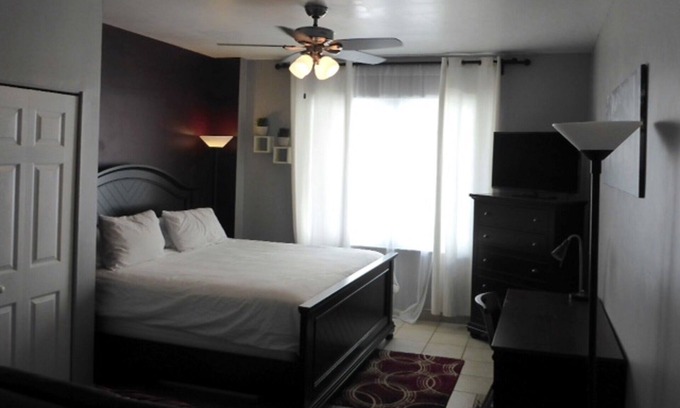 South Pointe Apartment | Oceanfront Studio on Ocean Drive with Beach Access & Views