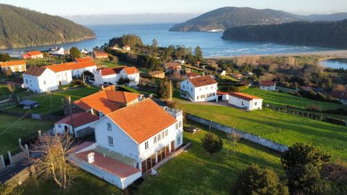 Vilarrube House | Beachfront Surf & Holiday House: Guest Rated 10/10