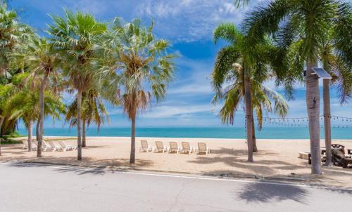 Cha-am Apartment | Beachfront Apartment with Pool, Balcony & Ocean Views
