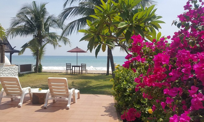 Ko Lanta House | Beachfront Holiday Home with Ocean View & Private Pool