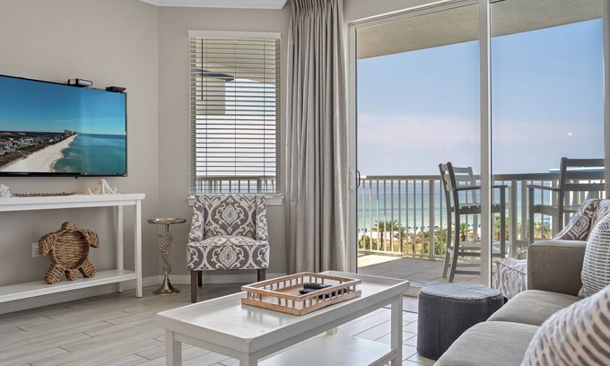 Fort Walton Beach Condo | Beachfront, Top Floor, Updated- FREE Beach Service