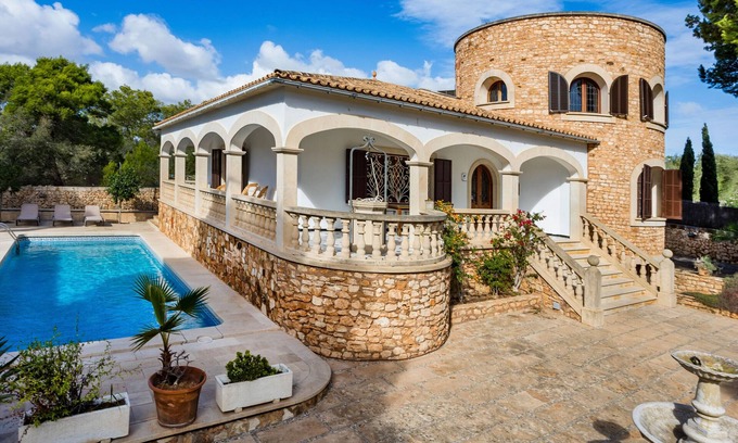 Cala Santany Villa | Beachfront Tower: Villa with Pool near Cala Santanyí Beach