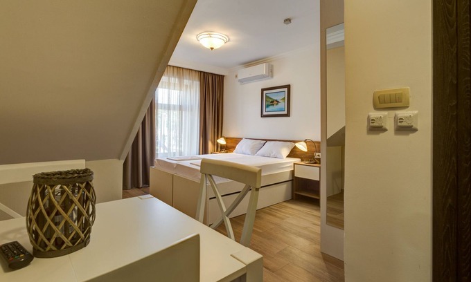 Przno Apartment | Beachfront Triple Studio with Ocean View and Pool Access