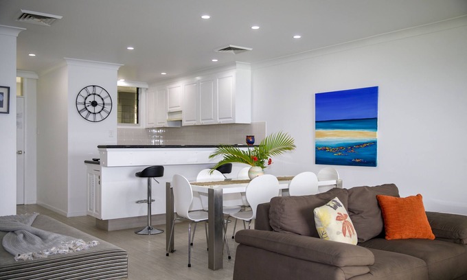 Hamilton Island Apartment | Beachfront Bliss: Frangipani 206 with Ocean View & Pool