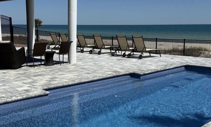 St. George Island House | Beachfront Oasis with Spa & Pool – Rated 10/10 by Guests