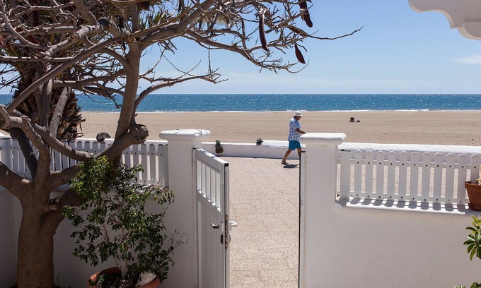 Playa Honda House | Beachfront Villa with Pool, Ocean View & Spa Amenities