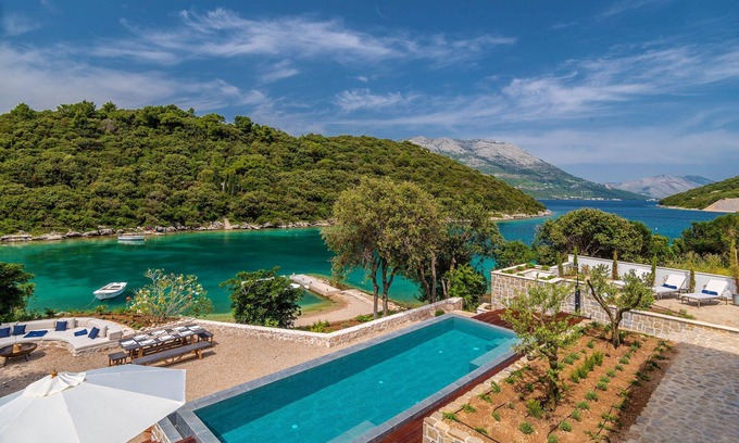 Cove Tri Zala (Zrnovo) Villa | Beachfront Villa Feodora Grande: Pool & Ocean Views Await