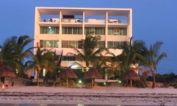 Telchac Puerto Villa | Beachfront Villa GH 1: Family-Friendly with Pool Access