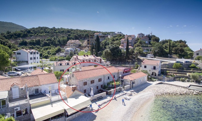 Stikovica House | Beachfront Villa Nena: Ocean View with Pool & Breakfast