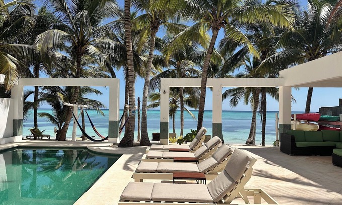 Soliman Bay Villa | Beachfront Villa with Chef Service and Ocean Views