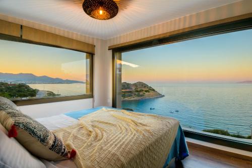 Ammoudara Villa | Beachfront Villa Phi φ: 4-Star Oasis with Ocean Views