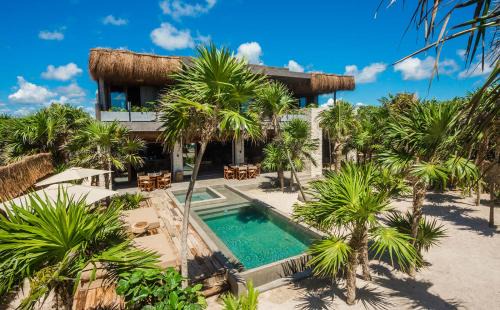 Soliman Bay House | Relax at Beachfront Villa in Tankah Bay with Ocean Views